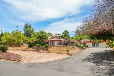 Main picture of 1904 Grove Rd