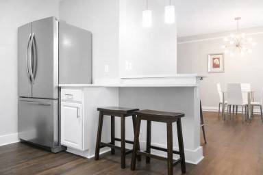 Main picture of 1002 N Aurora St House