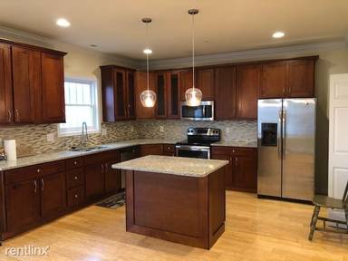 Main picture of 1352 Valley Pl SE