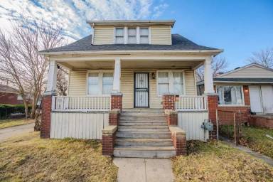 Main picture of 18025 Maine St