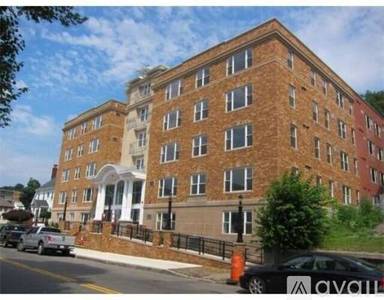 Main picture of 505 Pleasant St