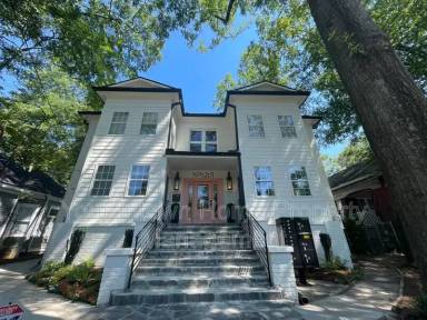 Main picture of 1215 Euclid Ave NE