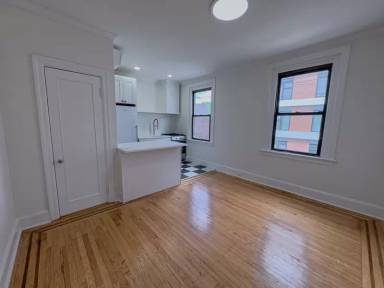 Main picture of 1221 N Franklin St