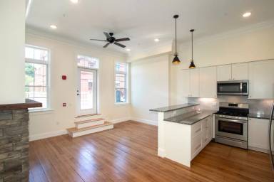 Main picture of 440 Central Ave