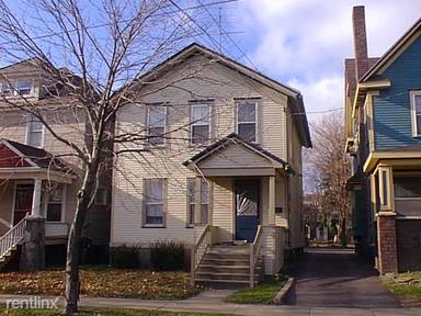 Main picture of 718 S Park St