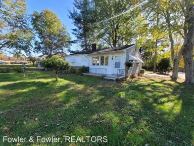 Main picture of 2000 E Russell Ave