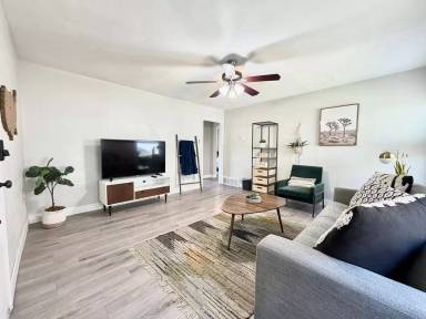 Main picture of 37 W Robert Ave