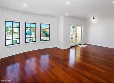 Main picture of 1000 Granville Ave