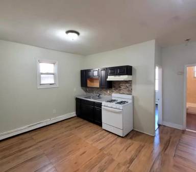 Main picture of 951 Clinton Ave