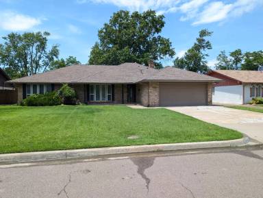 Main picture of 4626 S Maplewood Ave