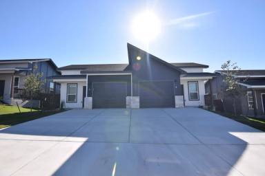 Main picture of 2317 Ocean Ave