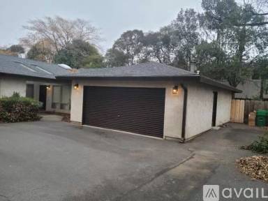 Main picture of 2230 Ceanothus Ave