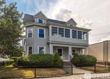 Main picture of 40 Prentiss St