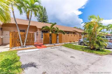 Main picture of 19150 NW 67th Pl