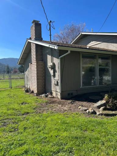 Main picture of 2887 W Griffin Creek Rd