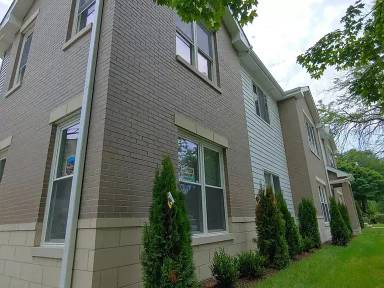 Main picture of 4211 N Harding Ave