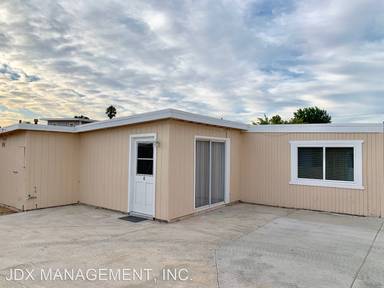 Main picture of 825 W Washington Ave