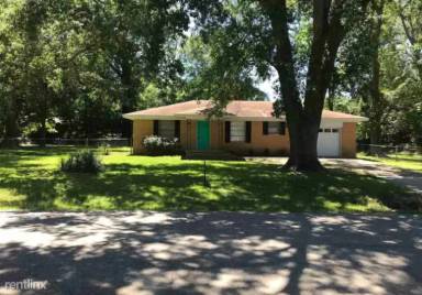 Main picture of 309 Walters St