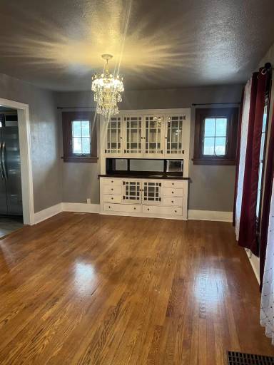 Main picture of 3715 Warren Ave