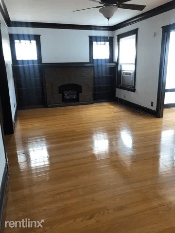 Main picture of 2736 W Giddings St