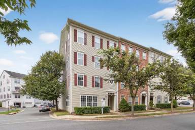 Main picture of 23 Swanton Ln