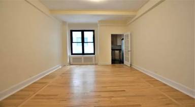 Main picture of 206 E 10th St