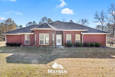 Main picture of 200 Forrest Hill Rd