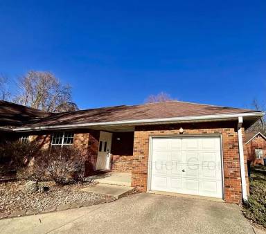 Main picture of 64 S Cherry Hls