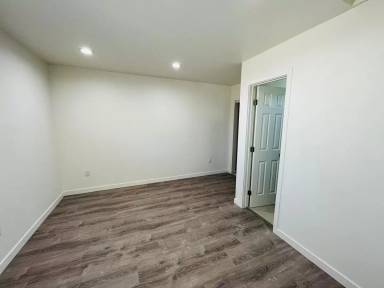 Main picture of 207 W Main St