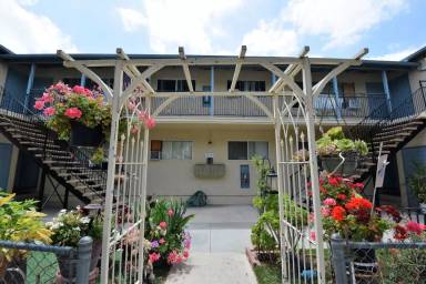 Main picture of 24743 Apple St