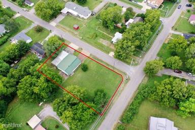 Main picture of 3421 Hydes Ferry Rd