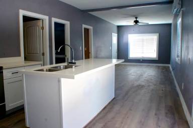 Main picture of 1050 East Fairmount Avenue