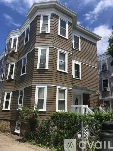 Main picture of 3985 Washington St