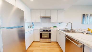 Main picture of 360 E Gladstone St