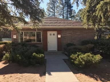 Main picture of 329 W Oak Ave