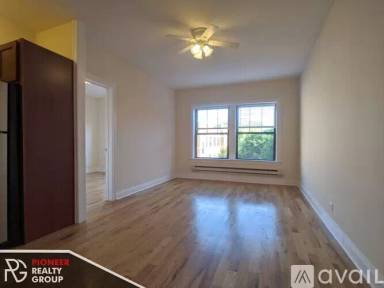 Main picture of 620-30 W Cornelia Ave