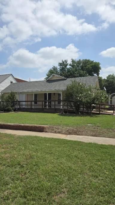 Main picture of 206 N Main St