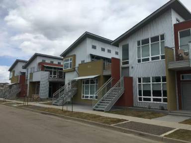 Main picture of 902 Blondel St