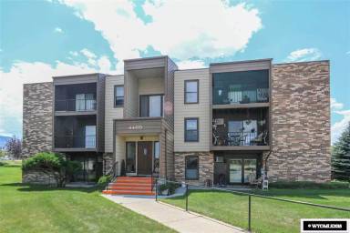 Main picture of 4460 S Poplar St