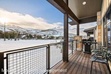 Main picture of 3793 Blackstone Dr