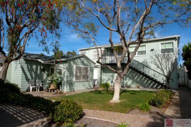 Main picture of 4455 Dawson Ave