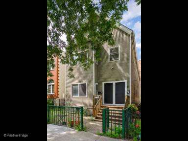 Main picture of 2142 N Maplewood Ave