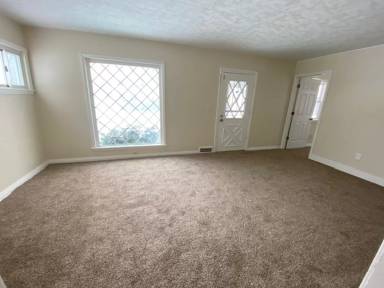 Main picture of 1381 Orrin St