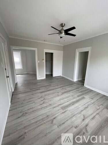 Main picture of 7635 N Rogers Ave