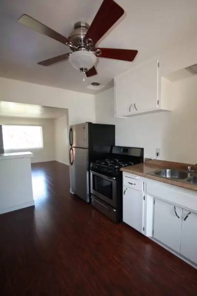 Main picture of 1030 1/2 Sapphire St
