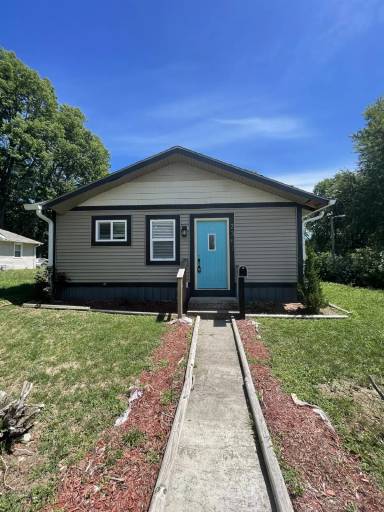 Main picture of 2373 N Oxford St