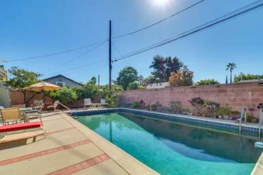 Main picture of 16332 Nordhoff St
