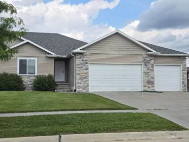 Main picture of 9102 S 78th St