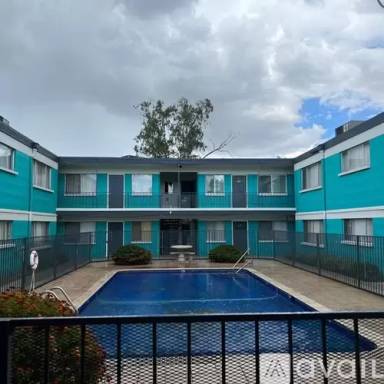 Main picture of 840 N Alvernon Way