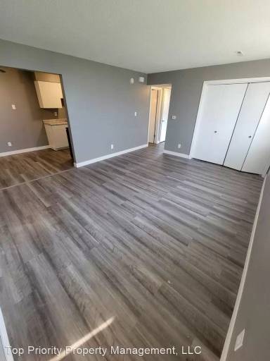 Main picture of 3758 W 9th St